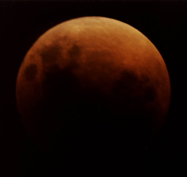 la lune lors de l'éclpse de lune du 21 janvier 2000
